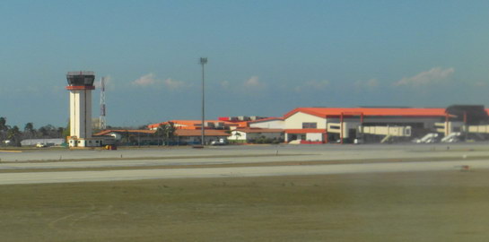 Аэропорт Варадеро, вид со стороны летного поля