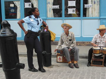 Гаванская полицейша (блюстительница порядка)